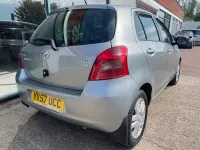 Used Toyota Yaris 85 HP (62 kW) 2007 Silver Hatchback