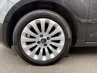 Begagnad Ford Ka Zetec 69 HK (50 kW) 2011 Svart Halvkombi