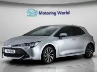 Usado Toyota Corolla Design 122 HP (89 kW) 2021 Prateado Citadino