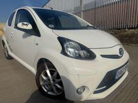 Used Toyota Aygo 68 HP (50 kW) 2014 White Hatchback