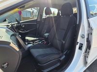 Used Hyundai i30 Active 110 HP (80 kW) 2014 White Hatchback