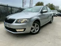 Usado Skoda Octavia SE 105 CV (77 kW) 2013 Plateado Utilitario
