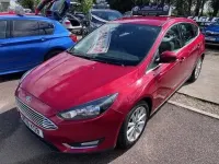Begagnad Ford Focus Titanium 125 HK (91 kW) 2016 Röd Halvkombi