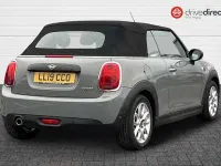 Usado Mini Cooper Cabriolet Classic 136 CV (100 kW) 2019 Gris Descapotable
