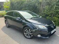 Usado Toyota Avensis 2014 Gris Familiar