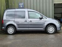 Usado VW Caddy S 102 HP (75 kW) 2017 Cinzento Monovolume