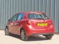 Used Toyota Yaris 99 HP (72 kW) 2015 Red Hatchback