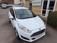 Used Ford Fiesta Zetec 82 HP (60 kW) 2013 Frozen white Hatchback