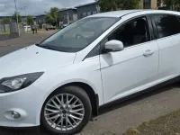 Used Ford Focus Zetec 2014 White Hatchback
