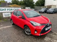 Used Toyota Yaris Multidrive S 99 HP (72 kW) 2016 Red Hatchback