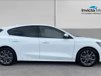 Used Ford Focus ST-Line 125 HP (91 kW) 2025 White Hatchback