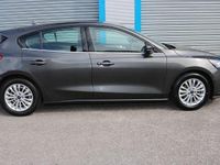 Begagnad Ford Focus Titanium 2021 Grå Halvkombi