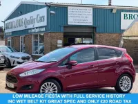 Second-hand Ford Fiesta Titanium 2014 Roșu Hatchback