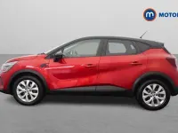 Used Renault Captur Iconic 143 HP (105 kW) 2022 Red SUV