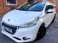 Used Peugeot 208 115 HP (84 kW) 2014 White Hatchback