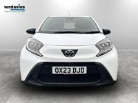 Used Toyota Aygo X PURE 72 HP (52 kW) 2023 Pure white SUV