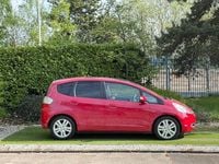Begagnad Honda Jazz EX 100 HK (73 kW) 2009 Röd Halvkombi