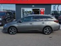 Usado Toyota Auris Design 116 HP (85 kW) 2018 Castanho Carrinha