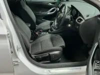 Used Vauxhall Astra SRi 110 HP (80 kW) 2021 White Hatchback