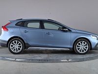Used Volvo V40 Pro 152 HP (111 kW) 2017 Blue Hatchback