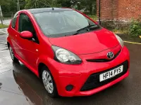 Used Toyota Aygo 68 HP (50 kW) 2014 Multicoloured Hatchback