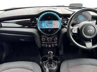 Used Mini Cooper Classic 134 HP (98 kW) 2021 White Hatchback