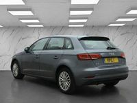 Usado Audi A3 Sportback Design 116 CV (85 kW) 2017 Gris Utilitario
