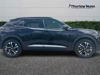 Usado Peugeot e-2008 Allure+ 100 kW (136 CV) 2023 Negro SUV