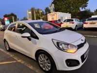Usado Kia Rio 107 CV (78 kW) 2013 Blanco Utilitario