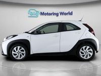 Used Toyota Aygo X PURE 72 HP (52 kW) 2022 White SUV