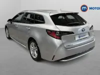 Usado Toyota Corolla 122 HP (89 kW) 2021 Prateado Carrinha