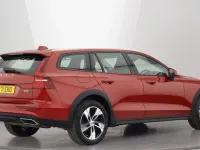 Used Volvo V60 CC 250 HP (183 kW) 2022 Estate
