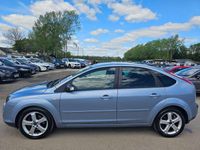 Used Ford Focus Titanium 145 HP (106 kW) 2007 Blue Hatchback