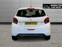 Used Peugeot 208 GT-line 110 HP (80 kW) 2018 White Hatchback