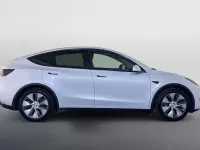 Used Tesla Model Y Standard Range 219 kW (299 HP) 2023 White SUV