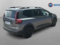 Used Dacia Jogger Extreme 141 HP (103 kW) 2025 MPV