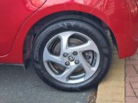 Used Toyota Yaris Hybrid 2016 Red Hatchback