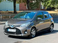 Used Toyota Yaris 100 HP (73 kW) 2016 Bronze Hatchback