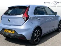 Begagnad MG MG3 Exclusive 105 HK (77 kW) 2022 Grå Halvkombi
