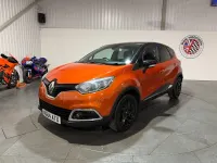Used Renault Captur Dynamique 90 HP (66 kW) 2015 Orange/black SUV