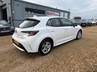 Used Toyota Corolla 122 HP (89 kW) 2021 White Hatchback
