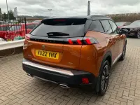 Begagnad Peugeot 2008 Premium 130 HK (95 kW) 2022 Orange SUV