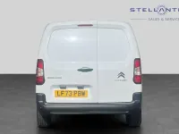 Used Citroën Berlingo 99 HP (72 kW) 2023 White MPV