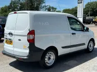 Used Ford Courier 100 HP (73 kW) 2022 Frozen white (solid paint) MPV