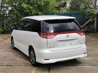 Begagnad Toyota Estima 2011 Vit Minibuss