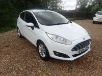 Usado Ford Fiesta Zetec 100 HP (73 kW) 2016 Branco Citadino