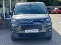 Used Citroën Berlingo Feel 100 kW (136 HP) 2023 Grey MPV