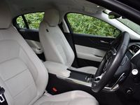 Usado Jaguar XE R-Dynamic 2020 Azul Sedan