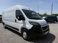 Usado Peugeot Boxer Premium 140 CV (102 kW) 2023 Blanco Van