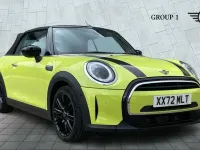 Usado Mini Cooper Exclusive 134 CV (98 kW) 2022 Amarillo Utilitario